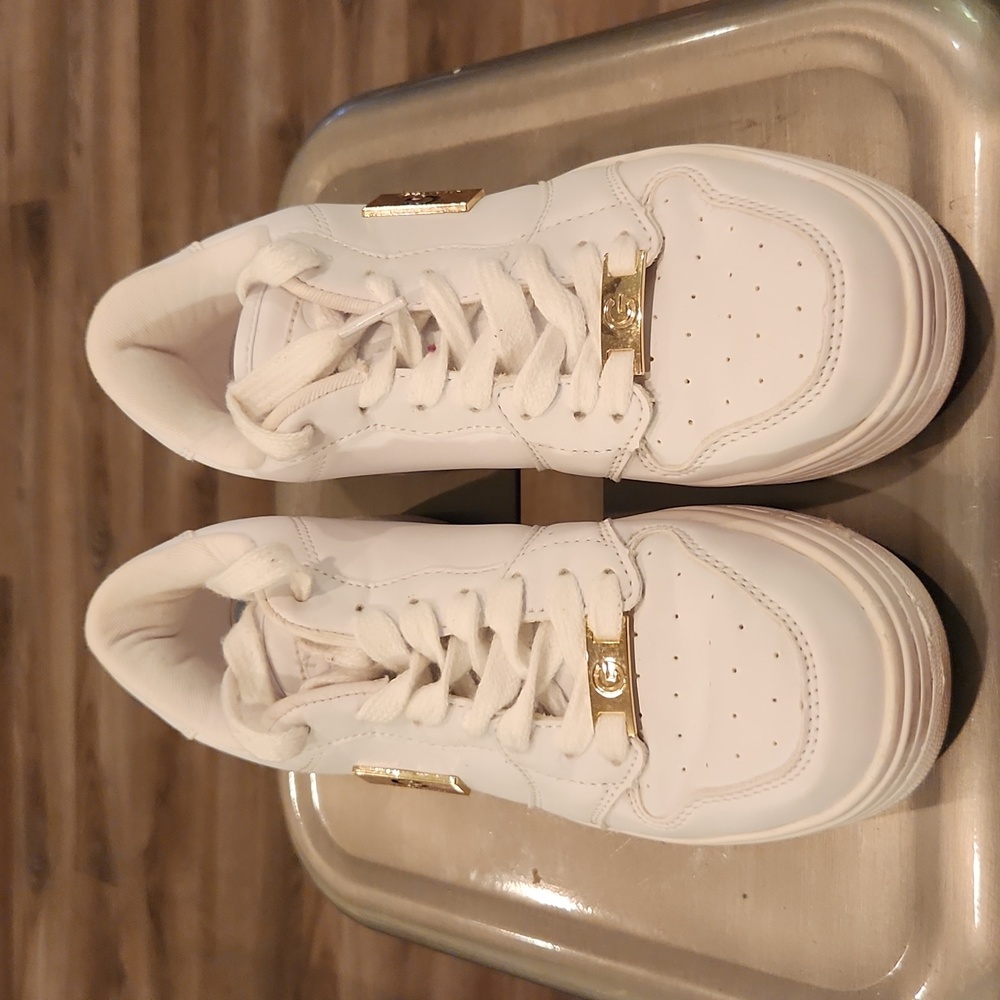 Guess Sneakers Women's Size 6M